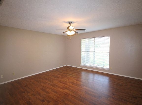 5th image of 244 Hideaway Ln E