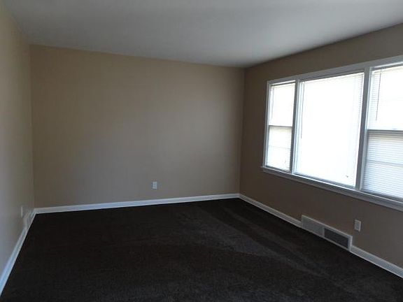 5th image of 87 Beechwood Dr