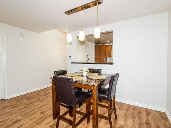 3rd image of 18350 Hatteras St APT 282