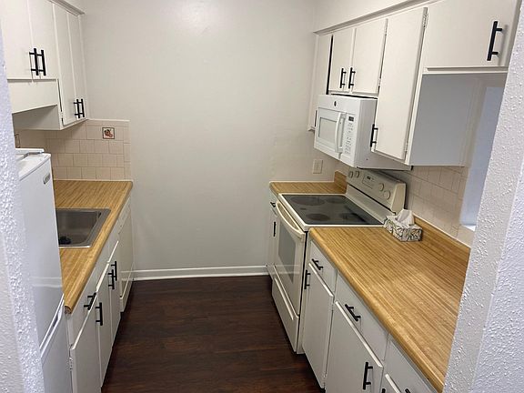 5th image of 145 Picardy Villa Cir APT 201