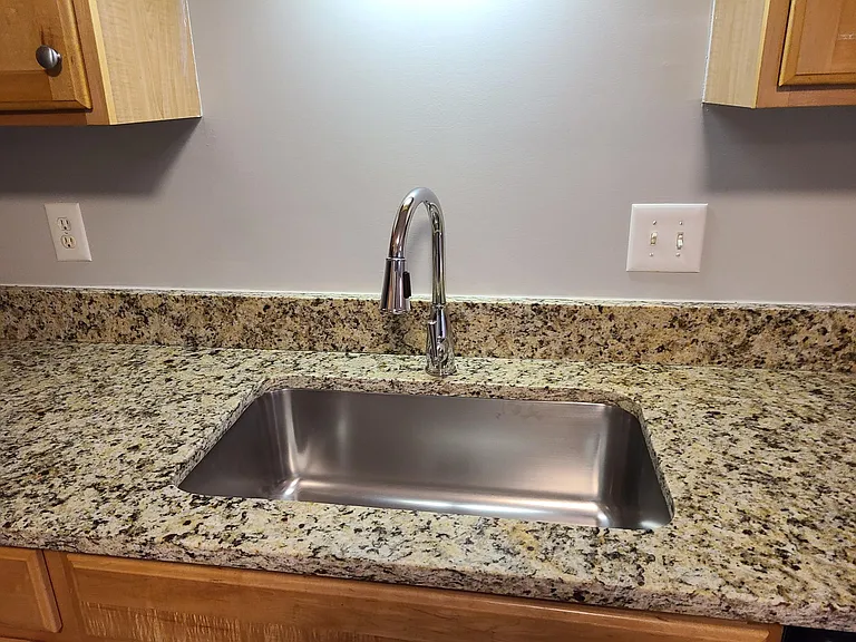 2718 Thornbrook Ct — Photo 4
