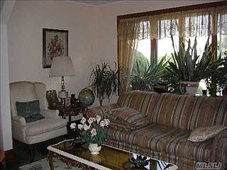 2nd image of 174 Fairlawn Ave