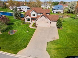 2211 S Clover Ln, Warsaw, IN 46580