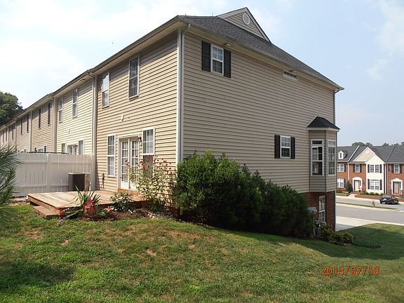 3rd image of 3008 Hill St Unit 112