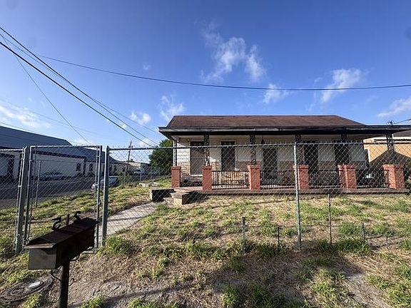 2nd image of 215 Cortez St