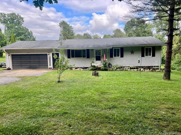 2614 Long Lake Rd, Lapeer, MI 48446