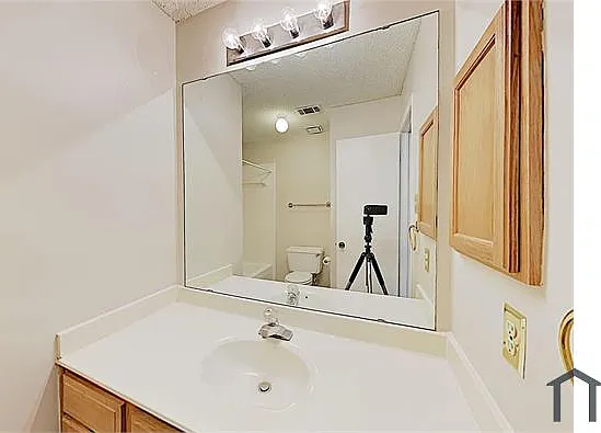 7912 Hot Springs Ct — Photo 2