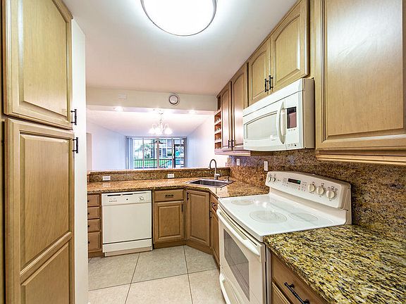 3rd image of 6 Royal Palm Way #102