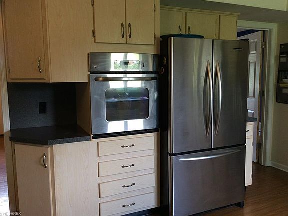 5th image of 469 Wheatfield Dr