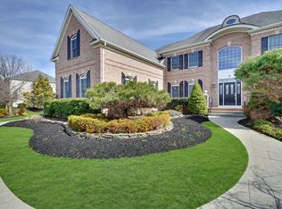 2 Whirlaway Dr, Tinton Falls, NJ 07724