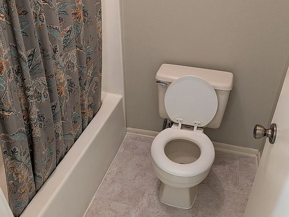 5th image of 1461 Bush St