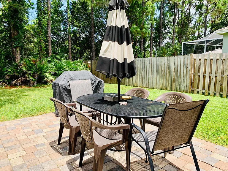 Beautiful Outdoor Dining