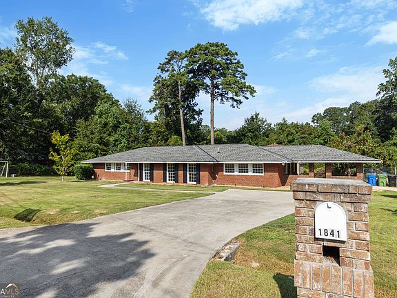 4th image of 1841 Celeste Dr