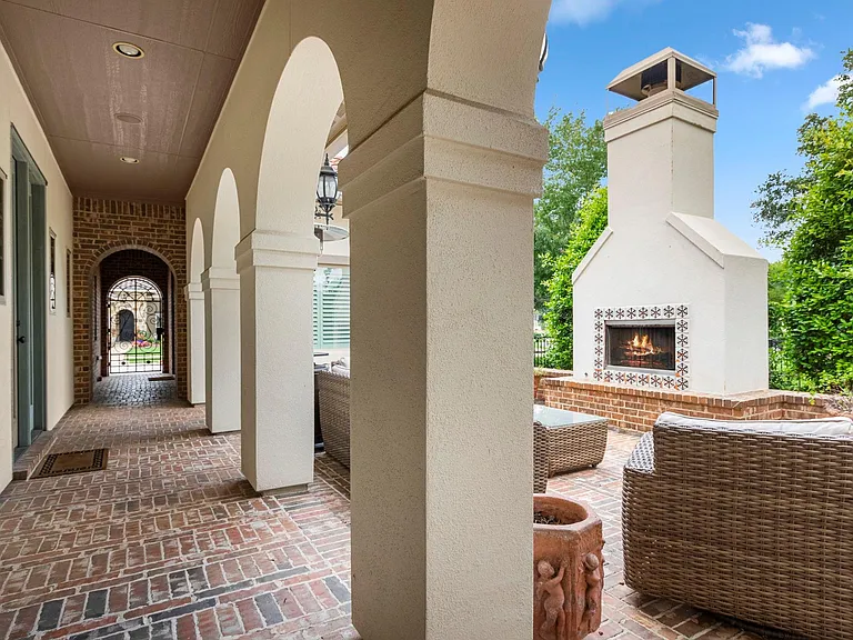 3930 Sundance Hill Ln — Photo 41