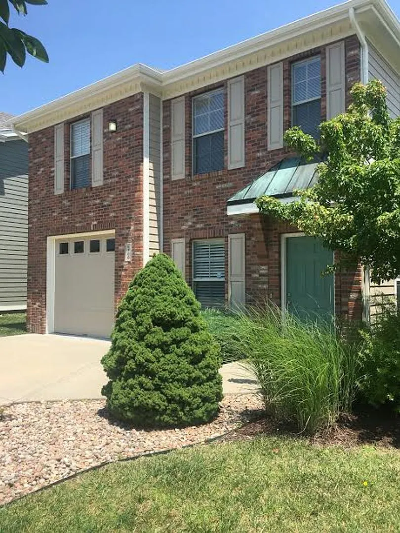 Building Photo - 6300 Lakeside Ln