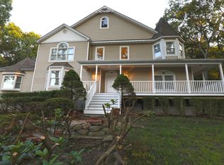 176 Lower Sheep Pasture Rd, East Setauket, NY 11733