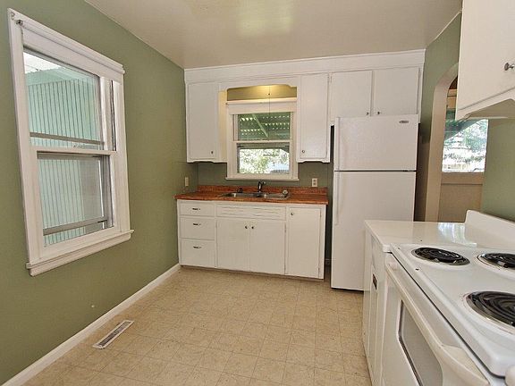 5th image of 1605 W Reinhart Dr