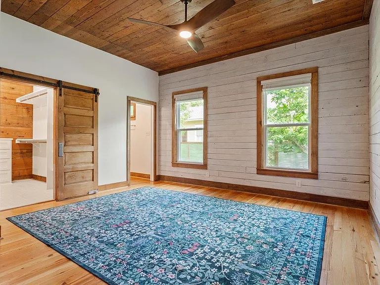 1608 S Church St — Photo 14