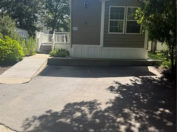 32 A Krzak Rd, North Kingstown, RI 02852