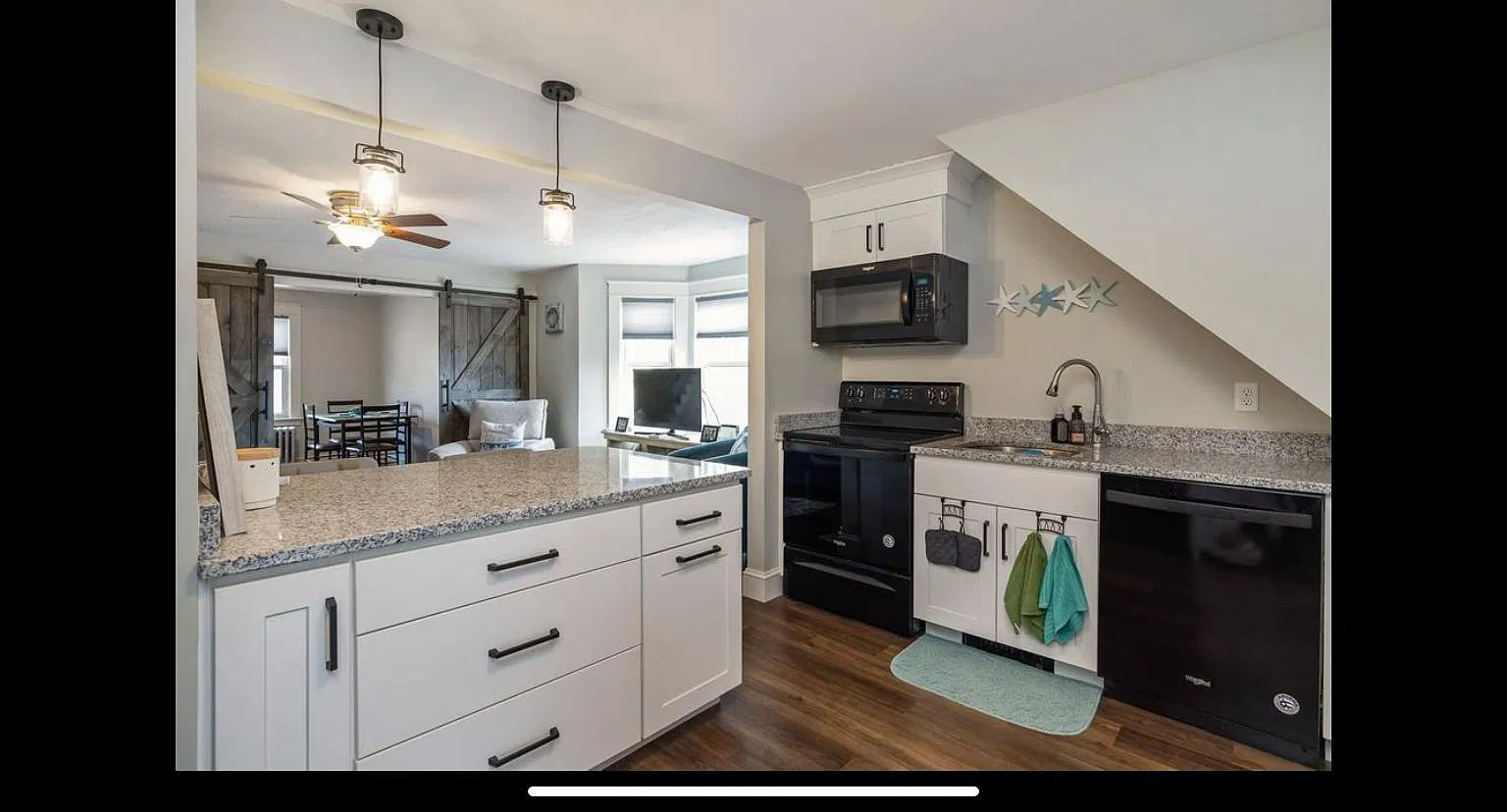 2 bed, 1100 sqft, $2,600 — Photo 3