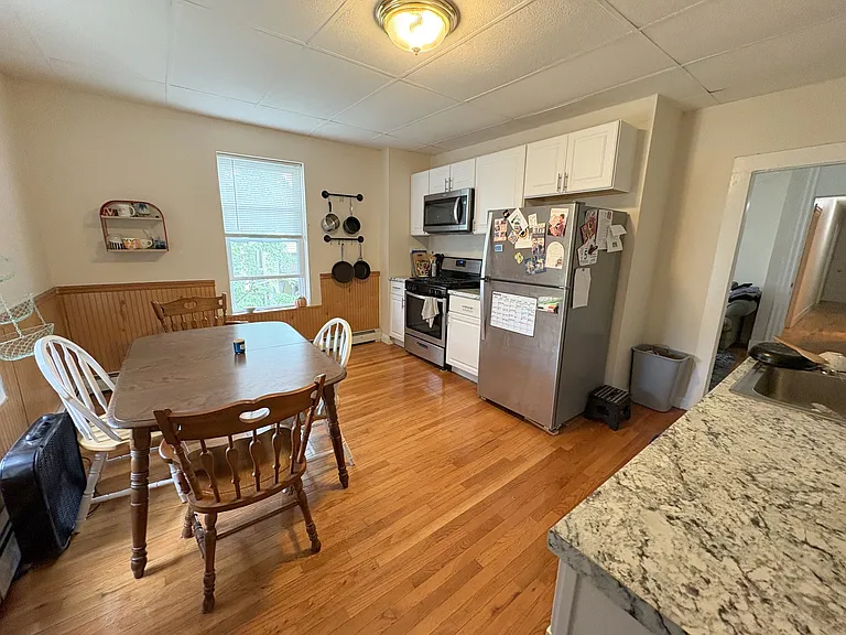 279 Pearl St #2R — Photo 3