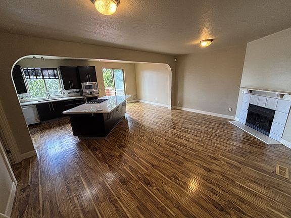 4th image of 13392 SE Autumnwood Ln