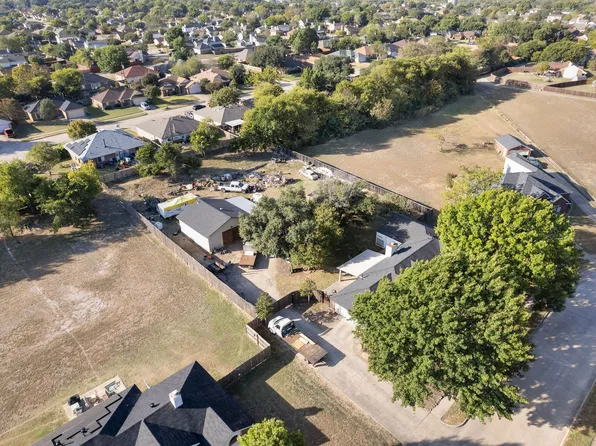 801 Cannady Cir, Cedar Hill, TX 75104