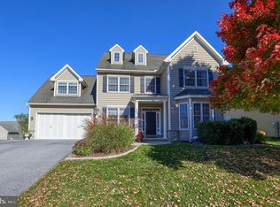 327 Spurrier Dr, Lititz, PA 17543