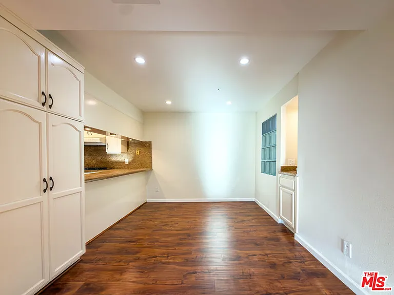 301 W Loraine St #8 — Photo 8