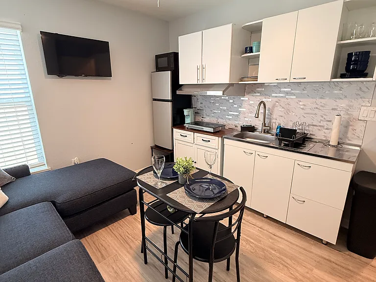 708 Vittorio Dr — Photo 10