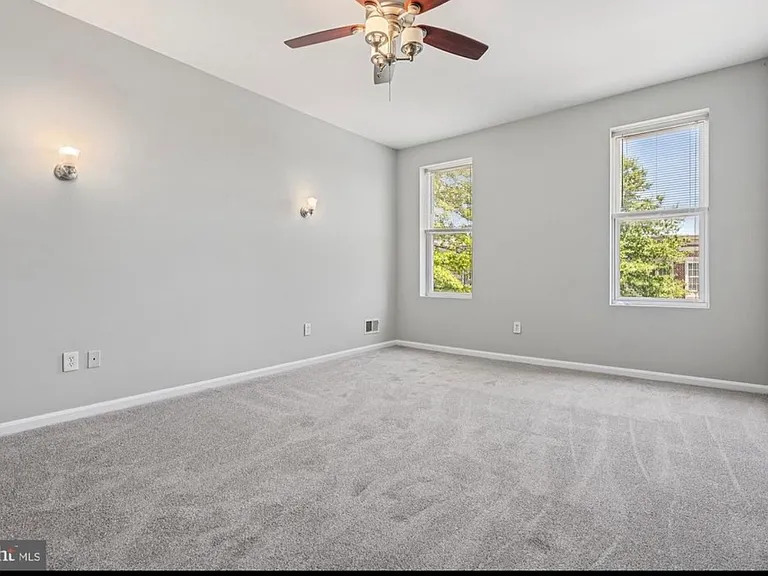 424 N Luzerne Ave — Photo 14