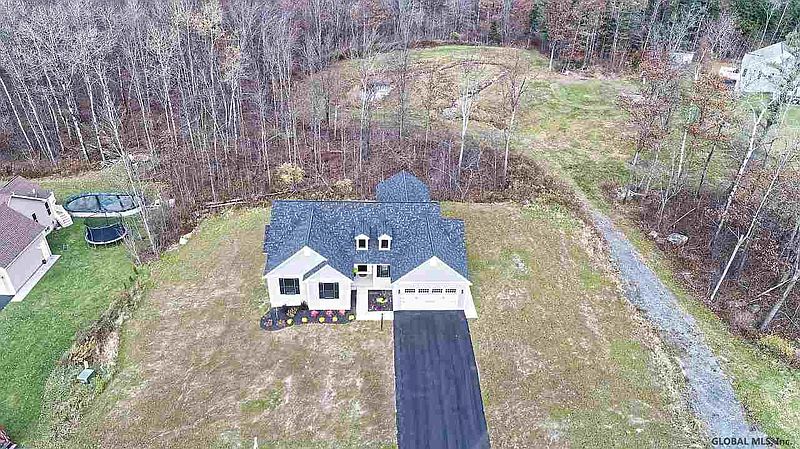 5th image of 223- lot 4 EVERGREEN Place