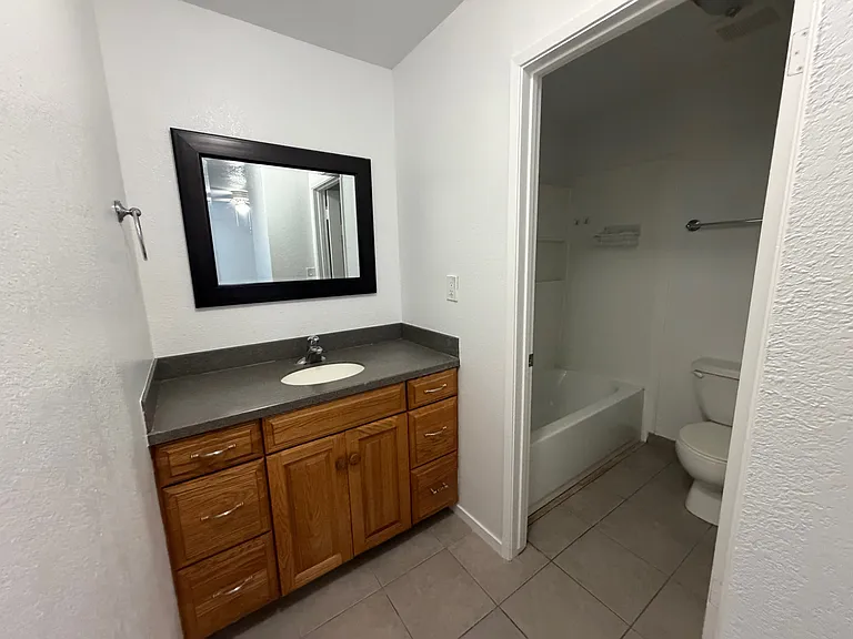 665 S Coalinga St — Photo 26