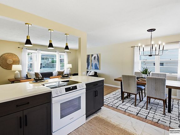 3rd image of 8218 Castelar St