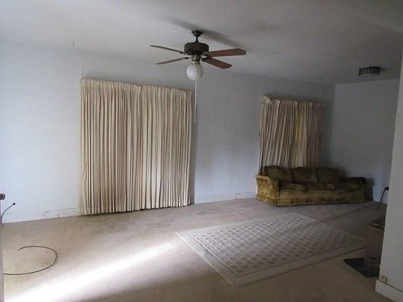 4th image of 2211 Avenue C