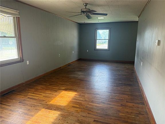 2nd image of 315 E Washington St
