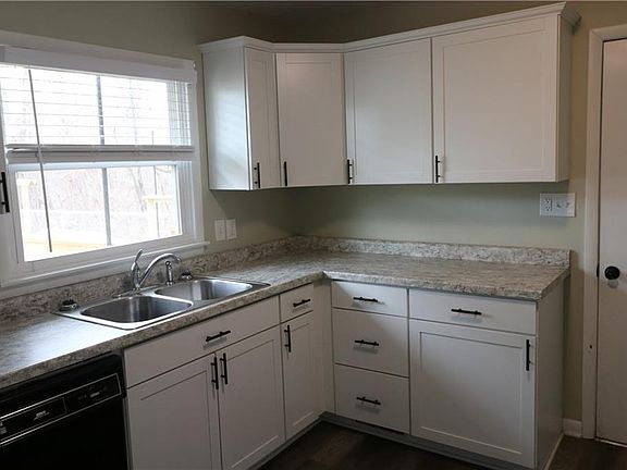 5th image of 3416 W Kensington Dr