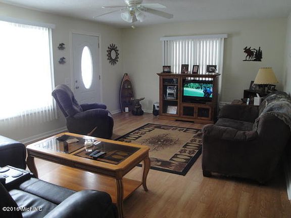 2nd image of 49 W Meisenheimer Rd