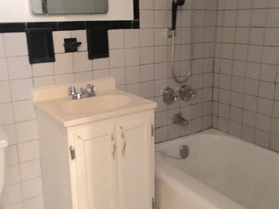 2nd image of 115 Ashland Pl APT 3C