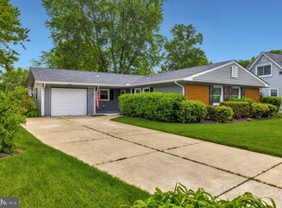 5401 Dunsmore Rd, Alexandria, VA 22315