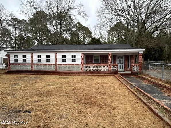1128 S Pine Street, Laurinburg, NC 28352