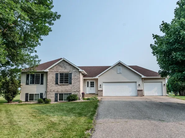 2309 10th Ave SE, Willmar, MN 56201