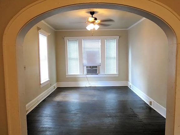 2nd image of 301 Wilkinson St