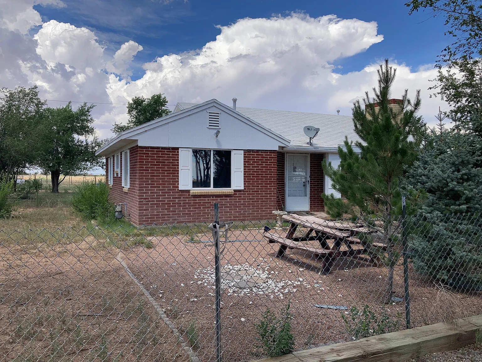 3 bed, $1,200 — Photo 1