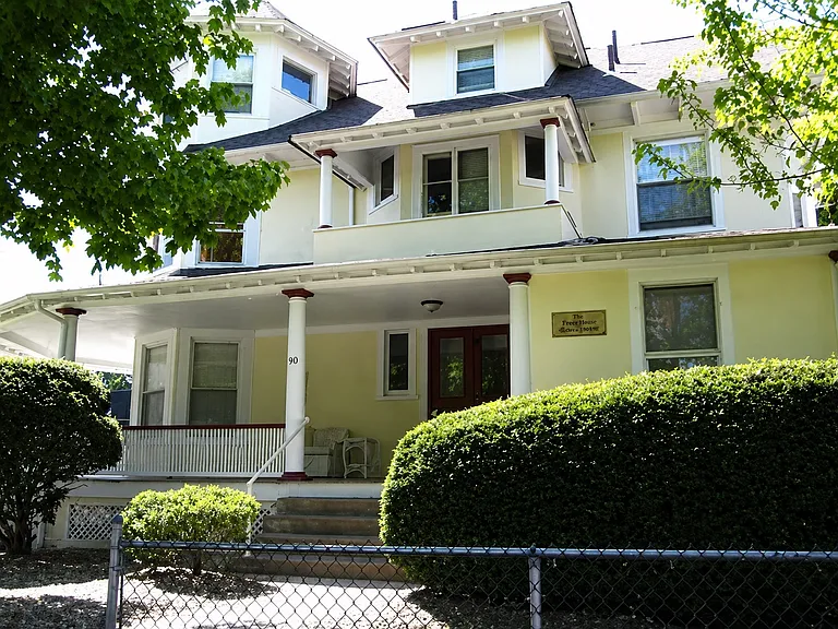 66 N Broadway #8 — Photo 1