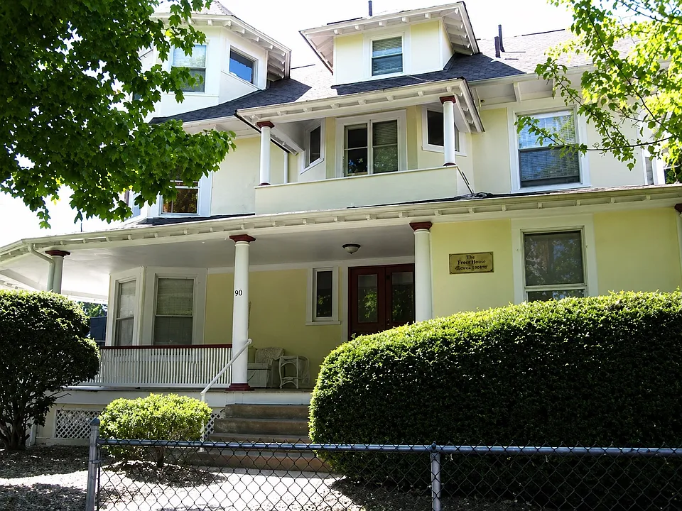 66 N Broadway #8