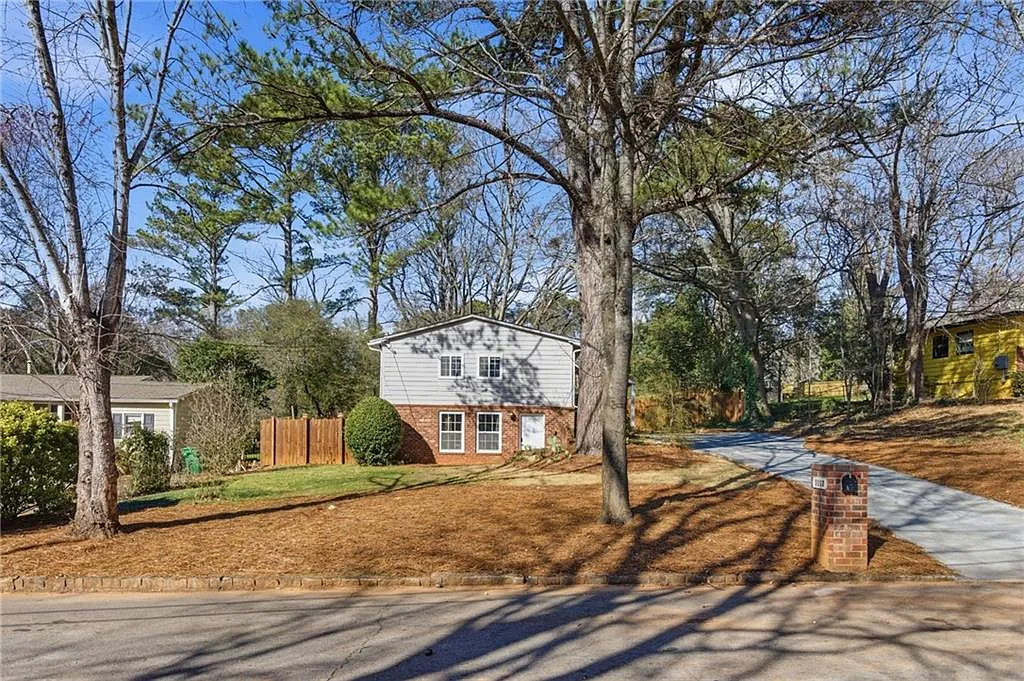 4 bed, 2.0 bath, 1912 sqft, $2,650 — Photo 2