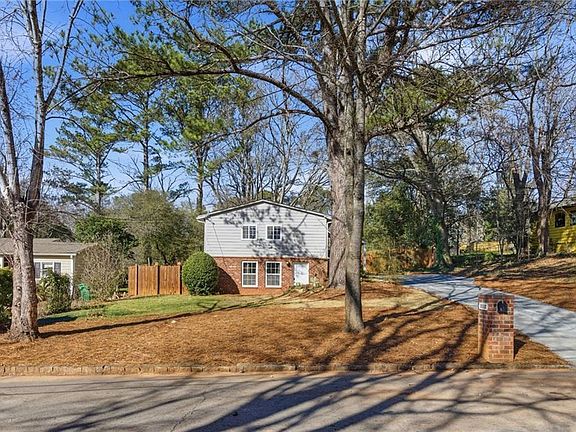2nd image of 3112 Dove Way