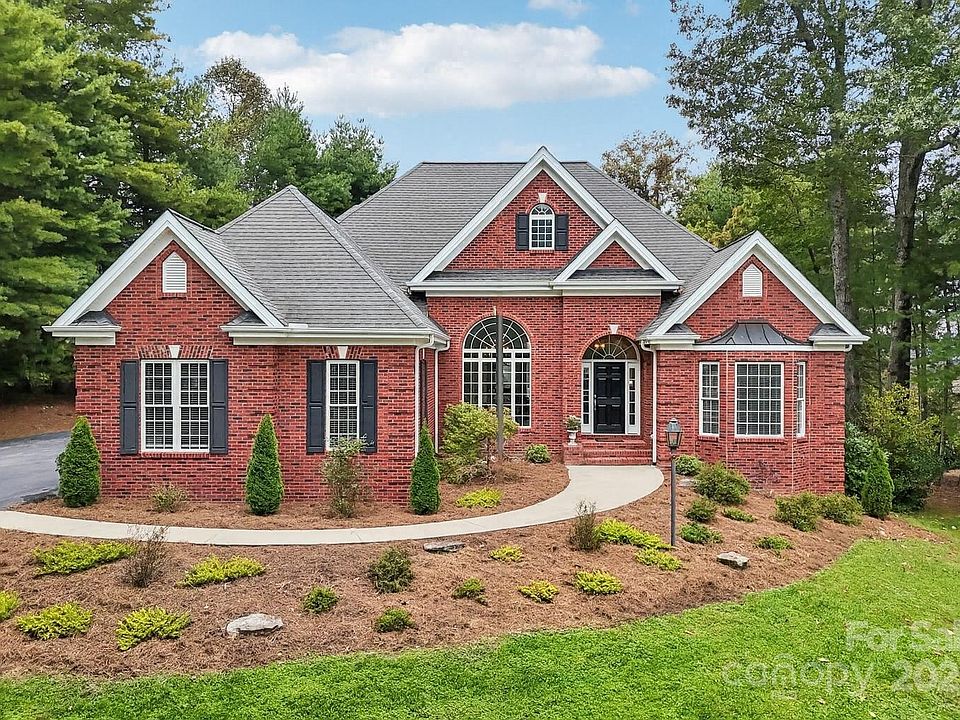 1st image of 310 Sweetbriar Dr