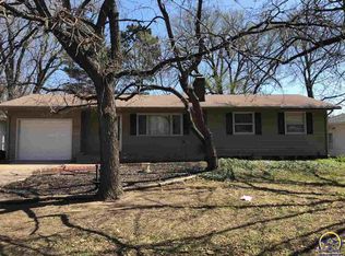 1828 SW Crest Dr, Topeka, KS 66604